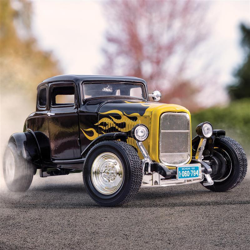 1932 Ford Five Window Coupe (black)