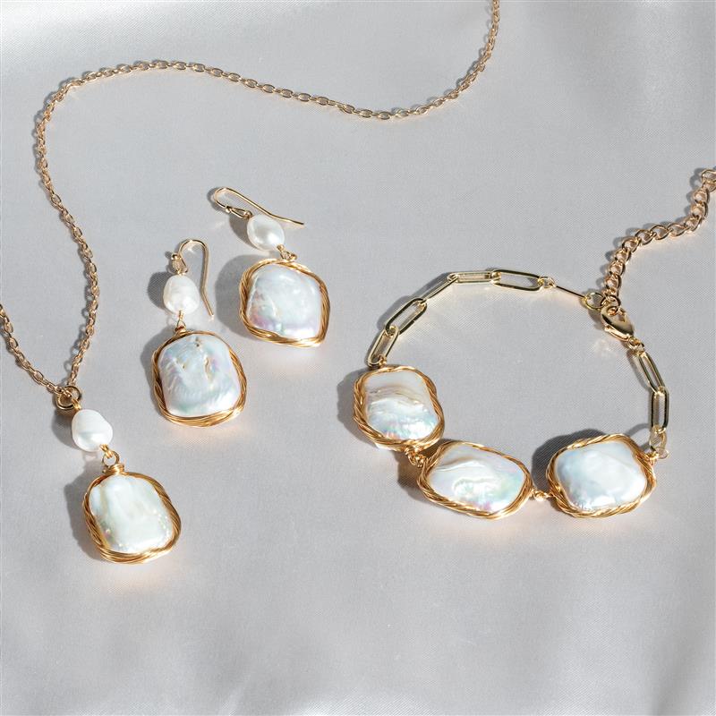 Golden Age Pearl Necklace, Bracelet & Earrings