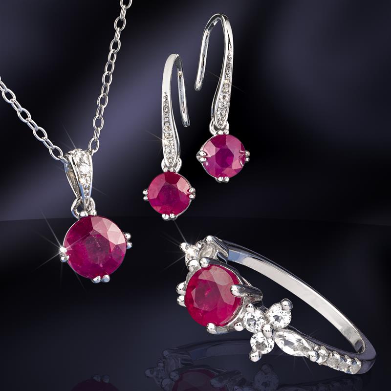 Elegante Ruby Ring, Necklace & Earrings