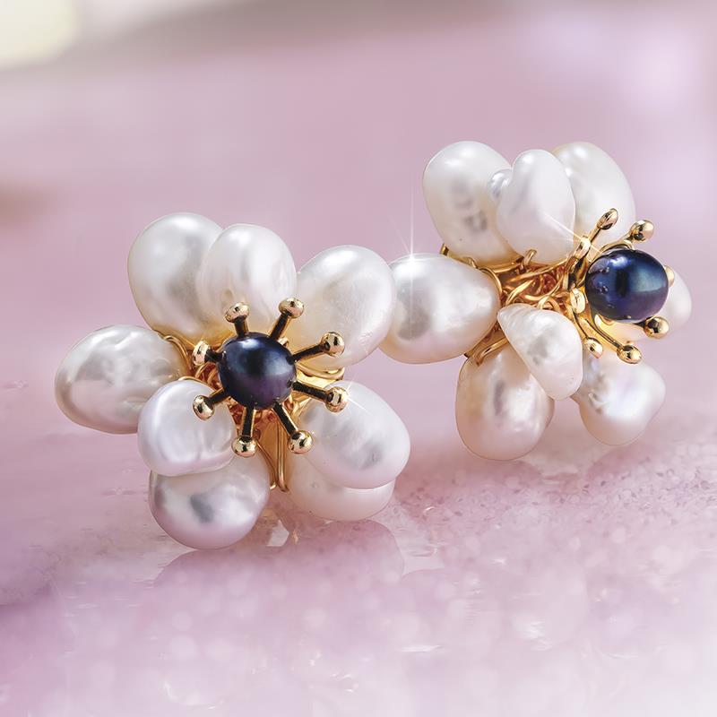 Hint of Spring Earring (pearl)