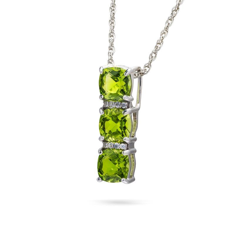 Women's Verdant Peridot Three Stone Necklace