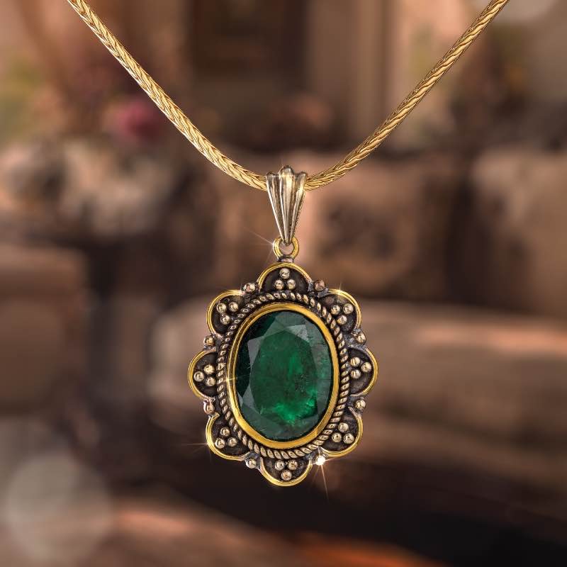 Noble Muse Pendant Pendant plus Chain (Emerald)