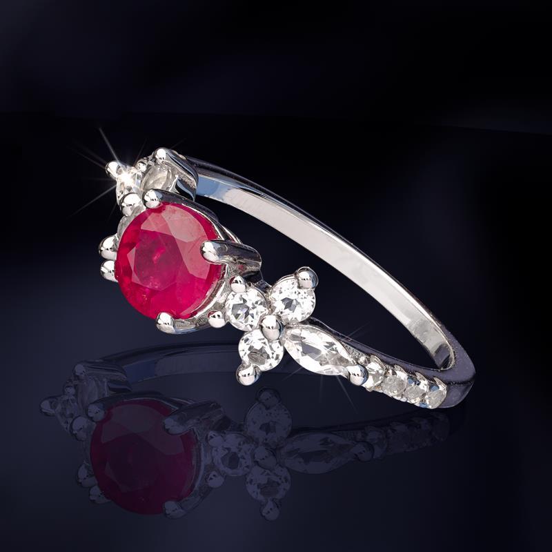 Elegante Ruby Ring