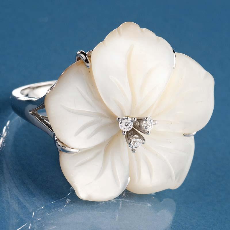Mother of Pearl Hibiscus Ring