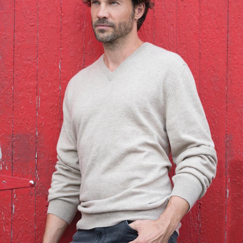 Italian-Made Cashmere Sweater/Beige (v-neck)